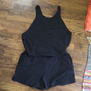 H&M open back shorts jumper with pockets!